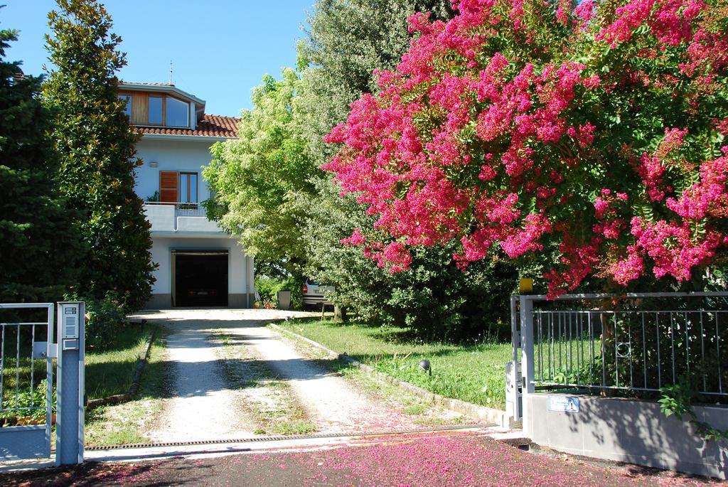 Bianco Nuvola Bed & Breakfast Montecchio  Luaran gambar